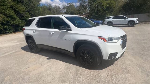 Used 2021 Chevrolet Traverse LS FWD image 2