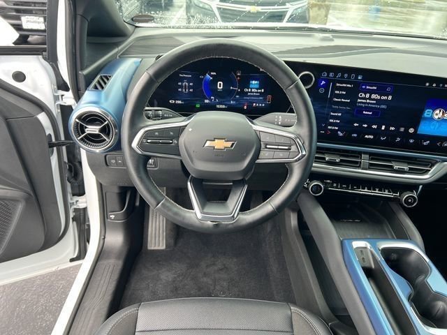 Used 2025 Chevrolet Equinox EV LT w/ Convenience Package image 39