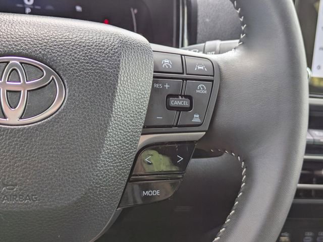 Used 2025 Toyota Camry SE FWD image 25