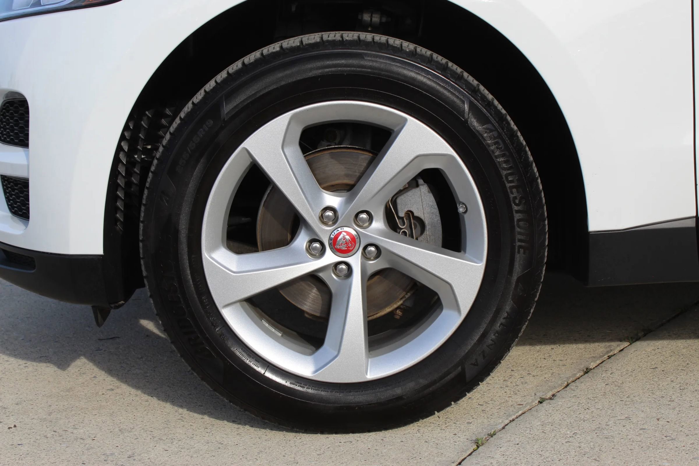 Used 2020 Jaguar F-PACE Premium AWD/4WD image 9