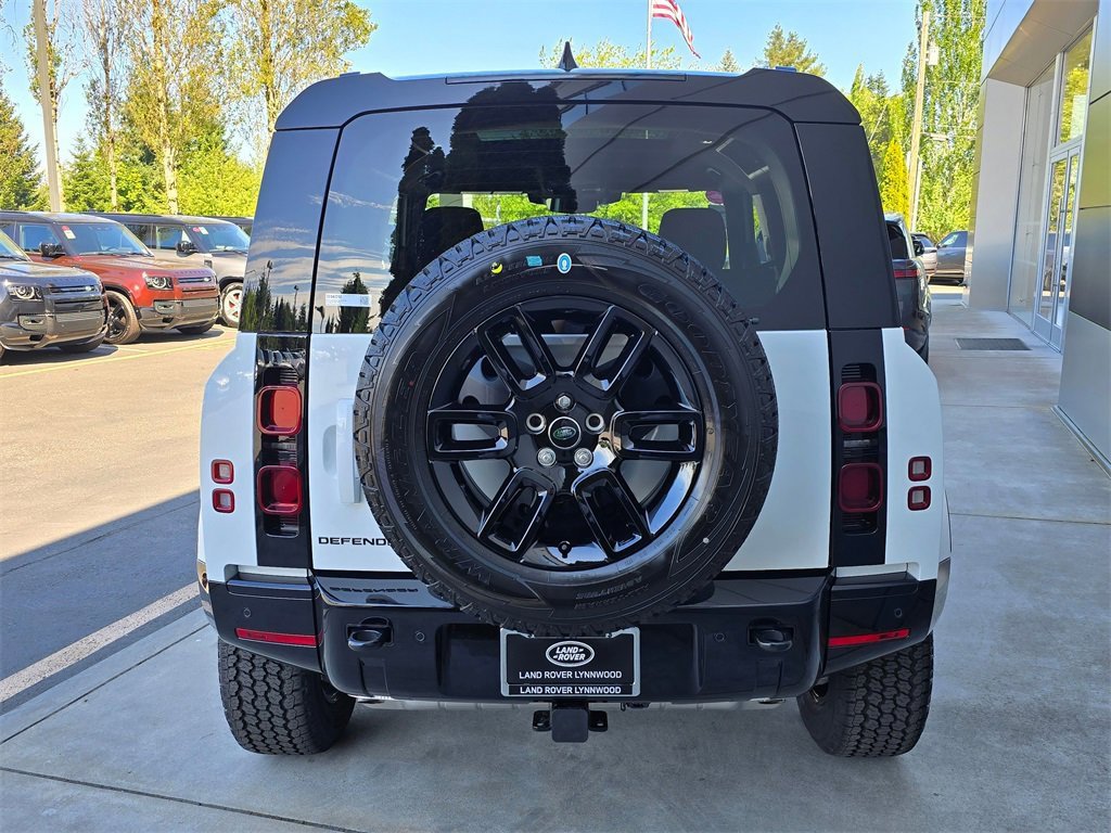 New 2025 Land Rover Defender 90 X-Dynamic SE image 6