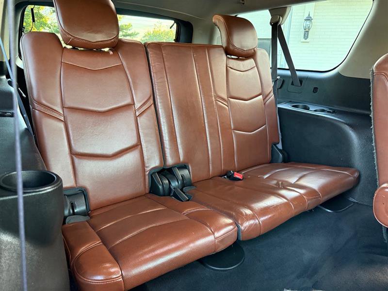 Used 2015 Cadillac Escalade ESV Luxury image 22