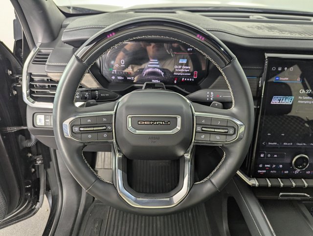 Used 2025 GMC Acadia Denali image 17