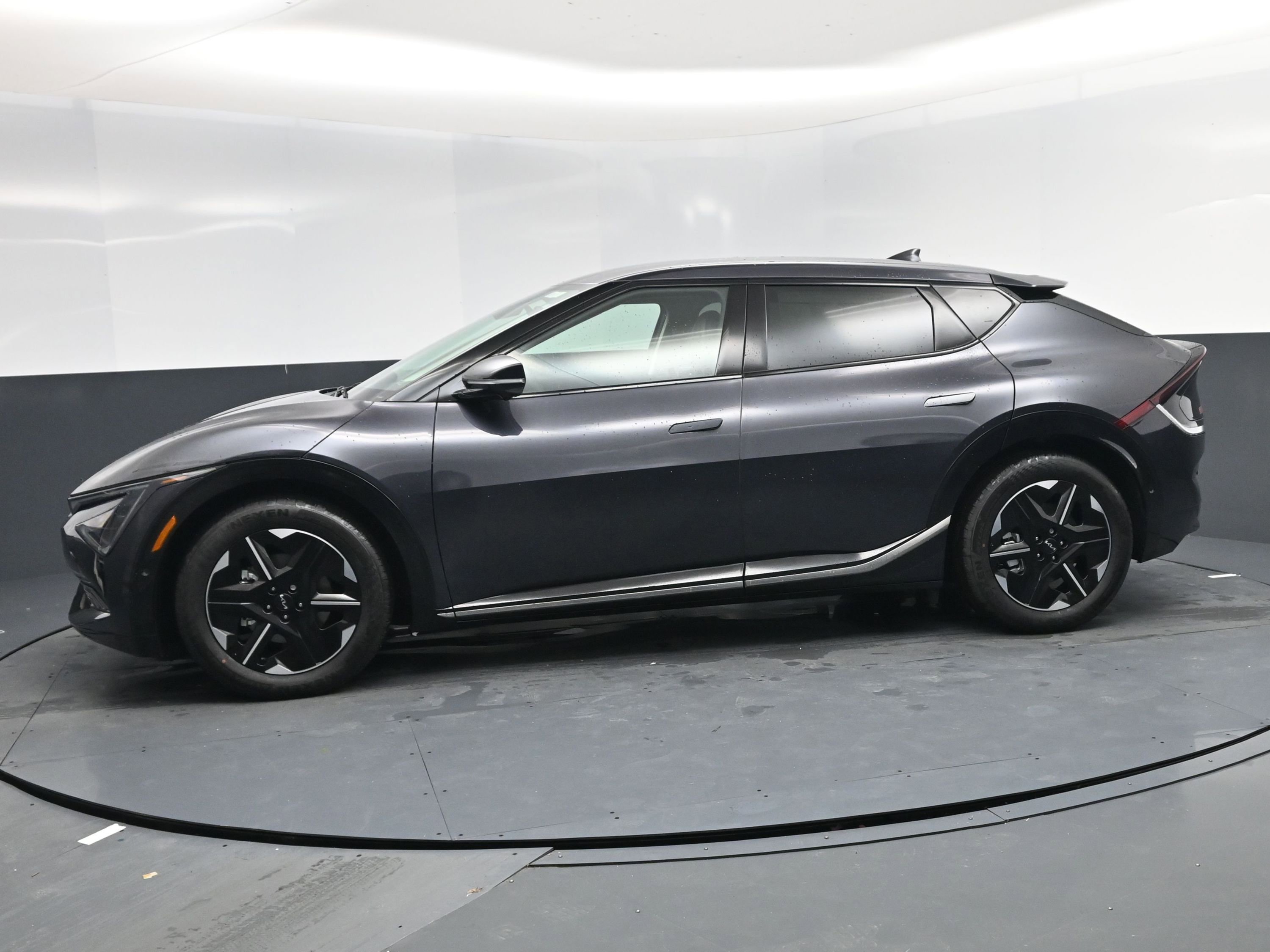 New 2025 Kia EV6 Wind image 3