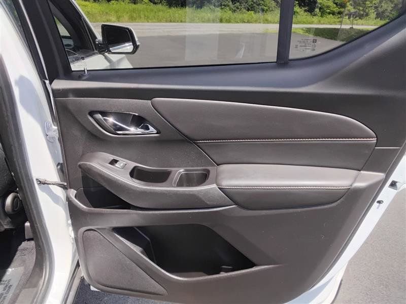 Used 2020 Chevrolet Traverse LT image 36