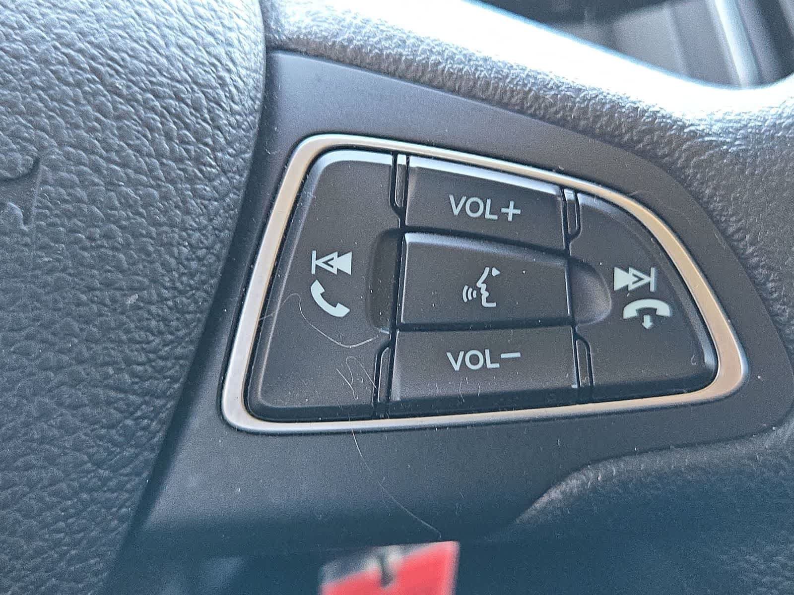 Used 2018 Ford Focus SEL FWD image 25
