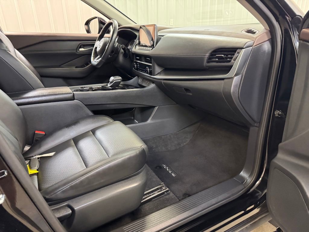Used 2023 Nissan Rogue SV w/ SV Premium B Package AWD/4WD image 27
