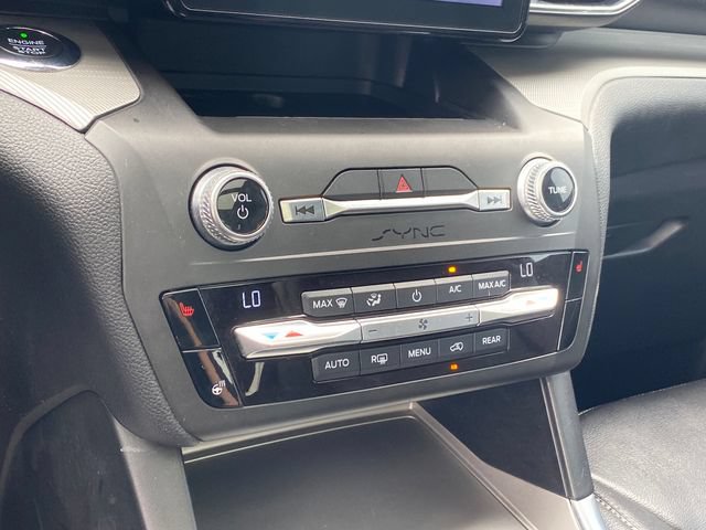 Used 2020 Ford Explorer XLT w/ Equipment Group 202A AWD/4WD image 13