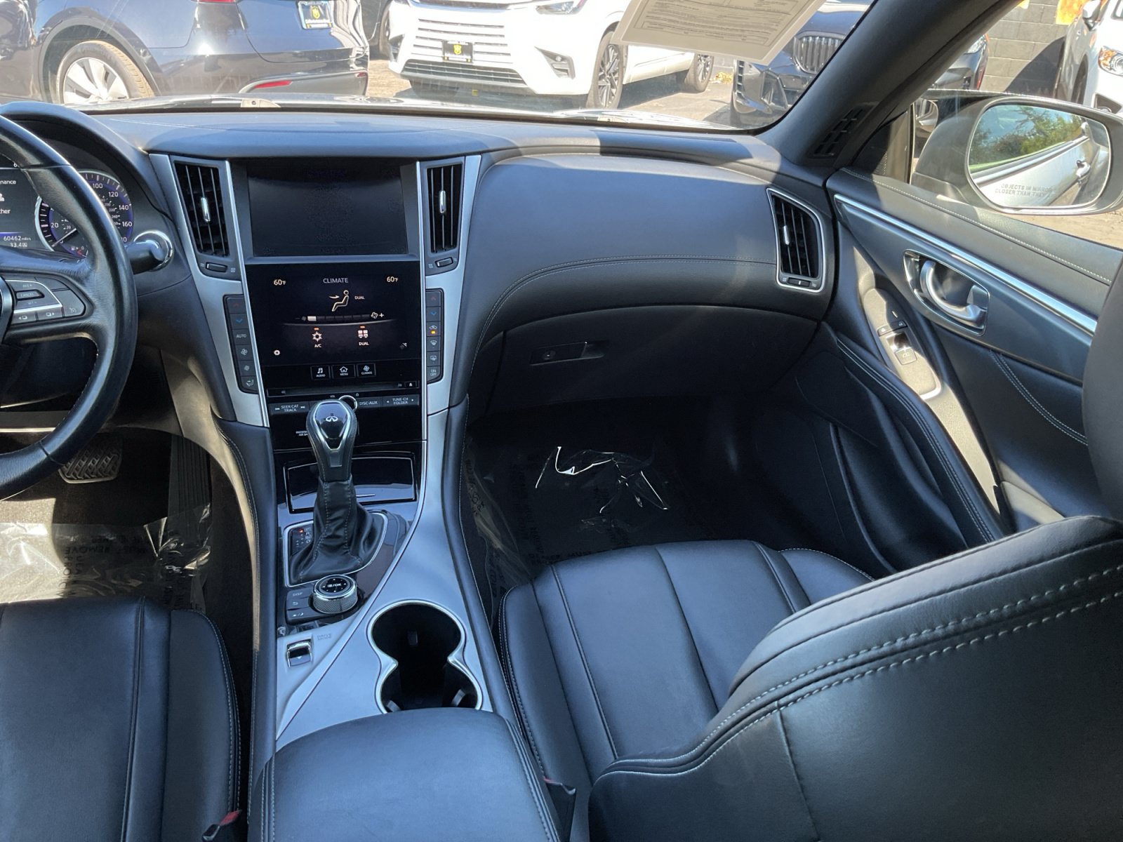 Used 2017 INFINITI Q60 2.0t w/ Moonroof Package RWD image 16