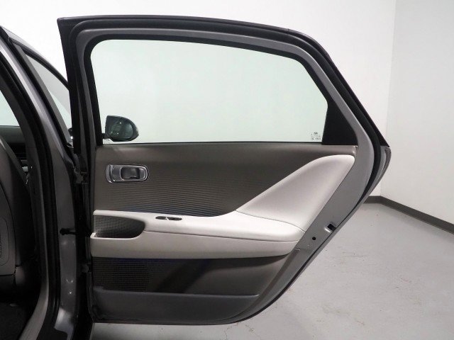 Used 2025 Hyundai Ioniq 6 SEL RWD image 59