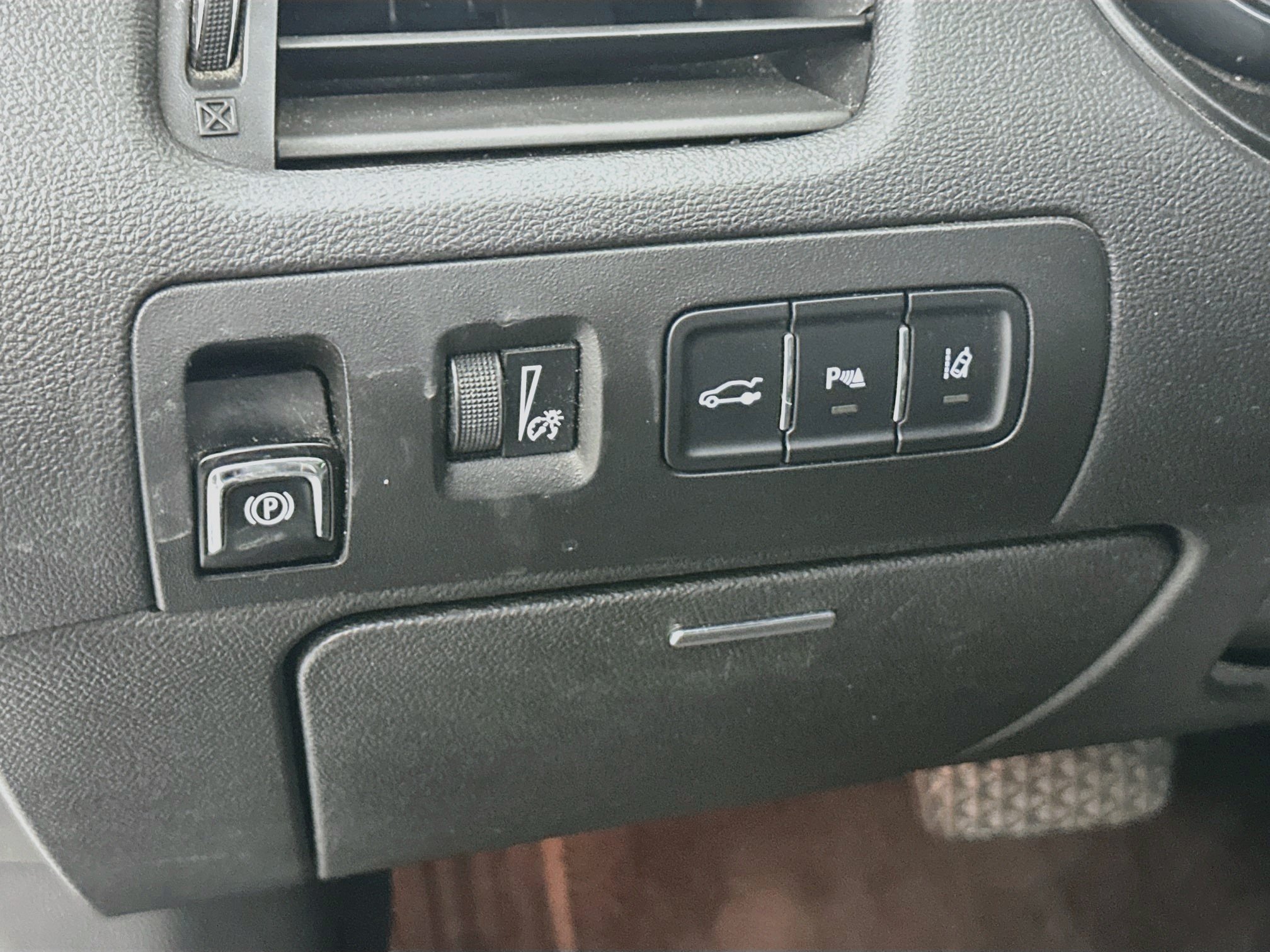 Used 2015 Chevrolet Impala LTZ FWD image 17