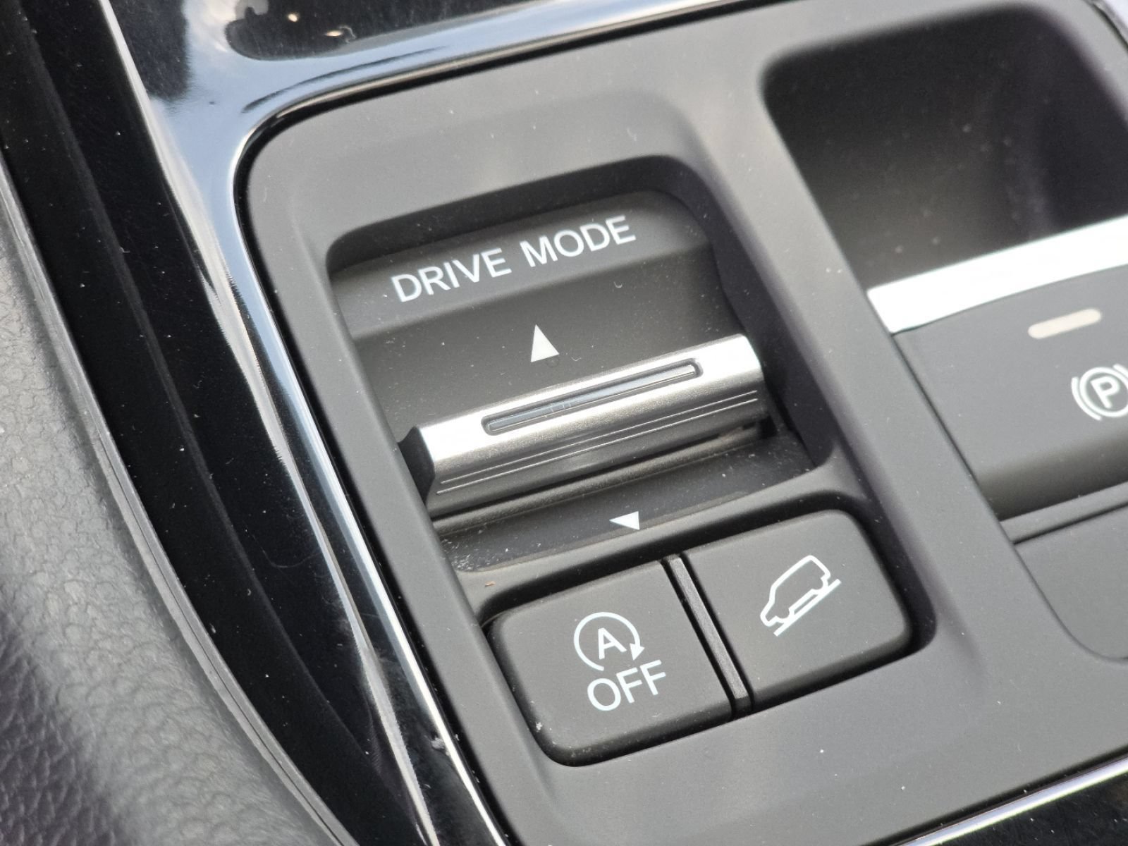 Certified 2025 Honda Pilot Black Edition image 9