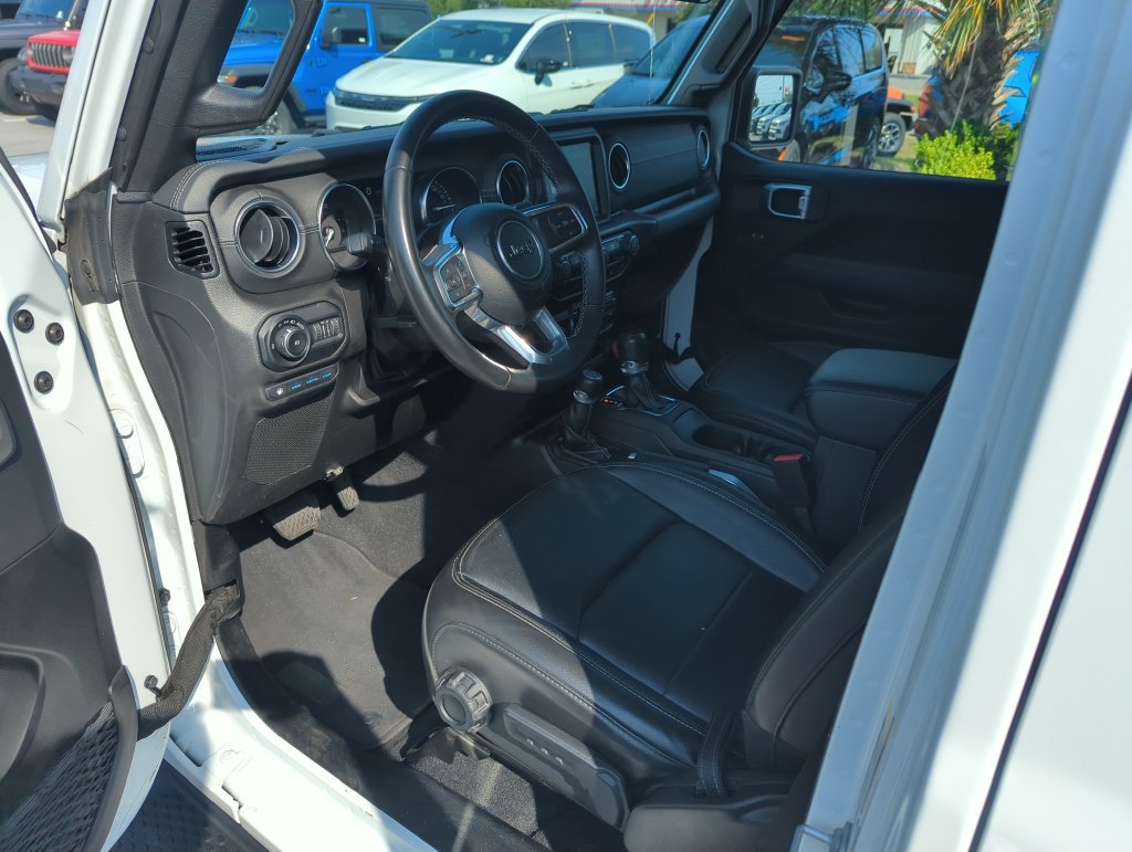 Used 2022 Jeep Wrangler Unlimited Sahara AWD/4WD image 10