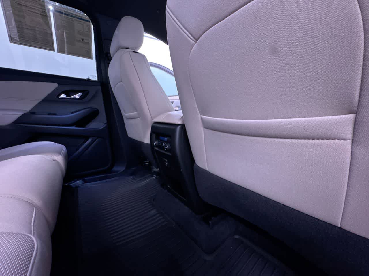 Used 2023 Chevrolet Traverse LS FWD image 40