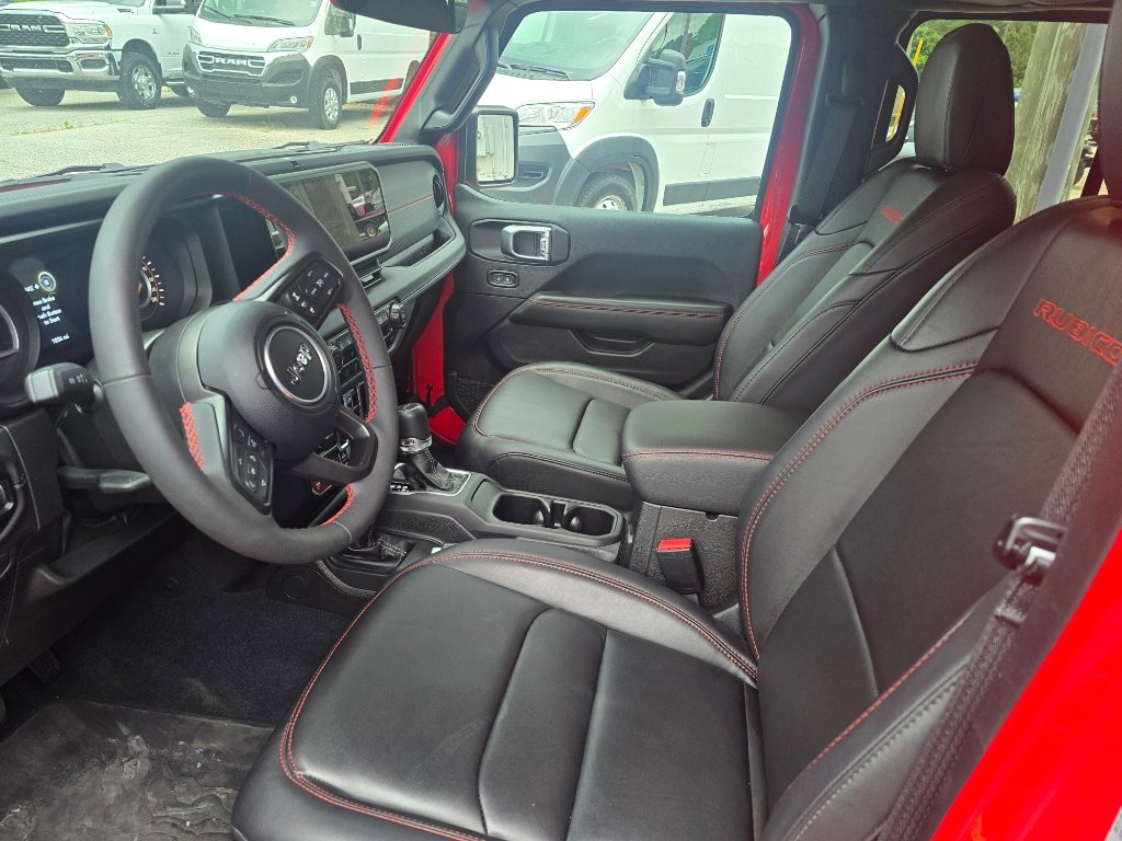Used 2024 Jeep Gladiator Rubicon AWD/4WD image 5