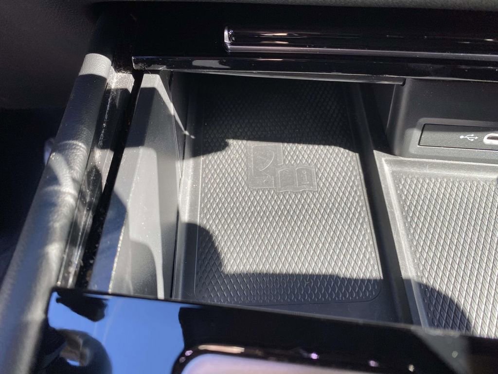 Used 2024 Volkswagen Atlas SE image 21