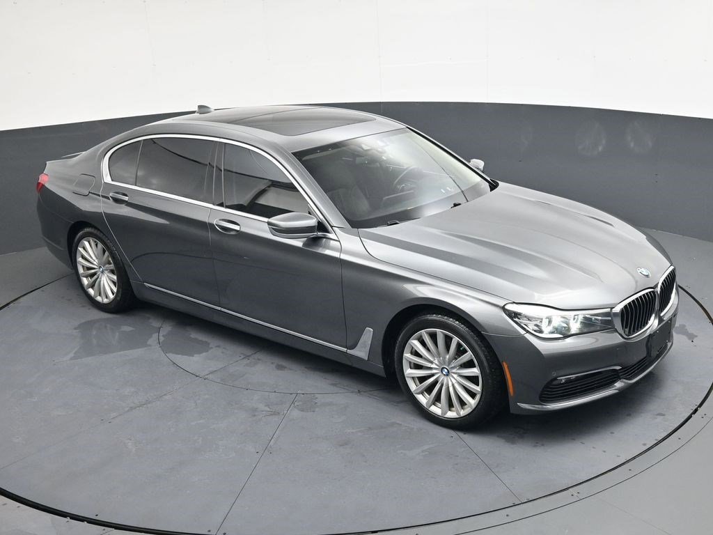 Used 2018 BMW 740i RWD image 18
