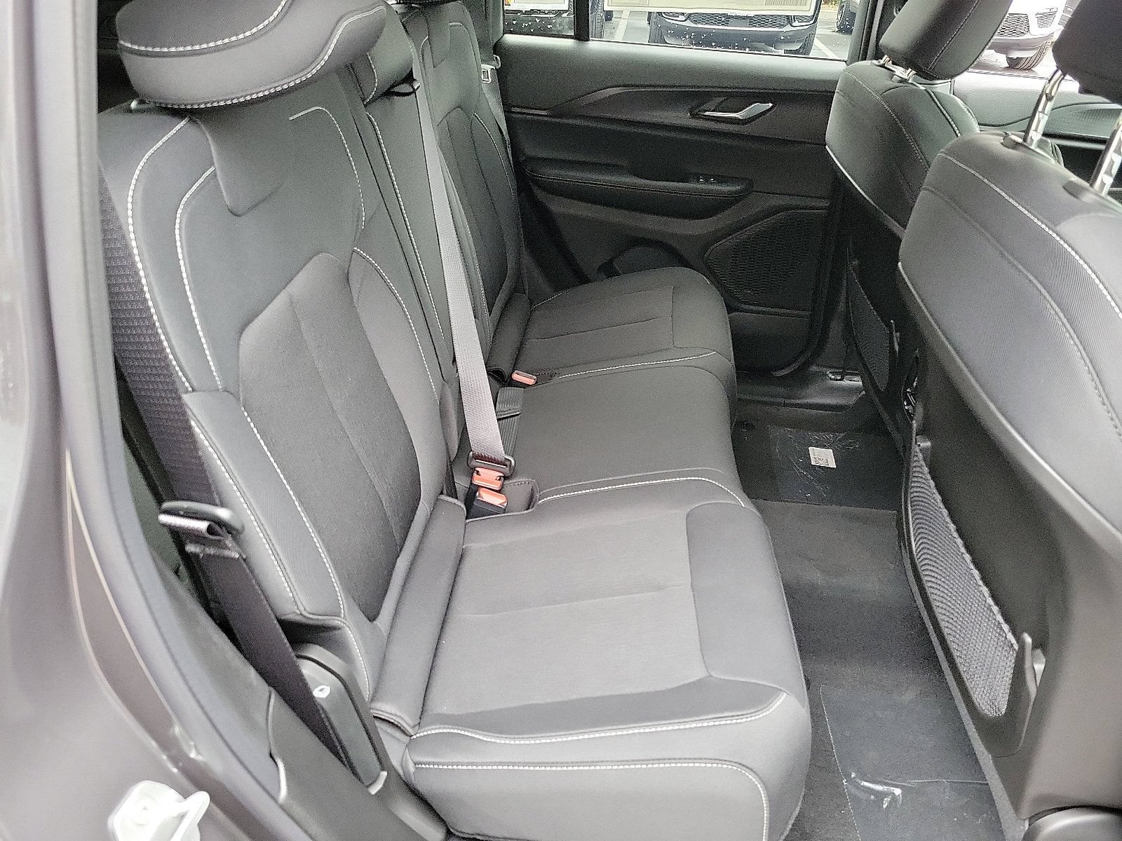 New 2025 Jeep Grand Cherokee Laredo X AWD/4WD image 16