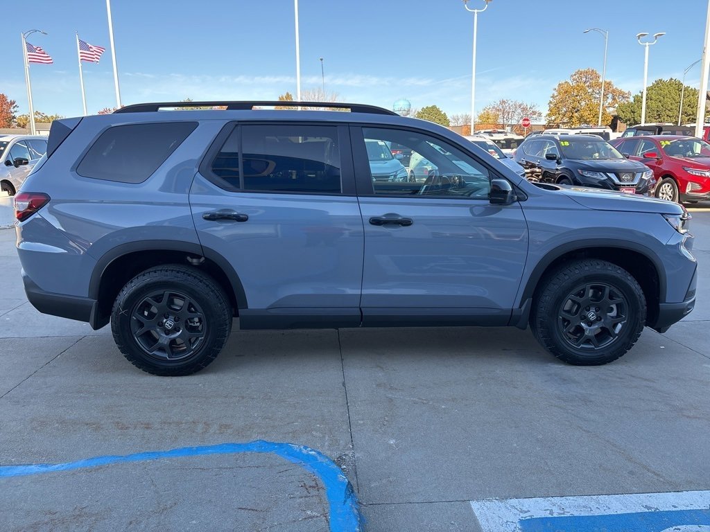 New 2025 Honda Pilot TrailSport image 2