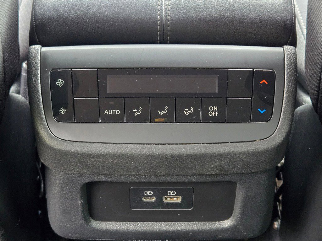 Used 2025 Nissan Pathfinder SV FWD image 20