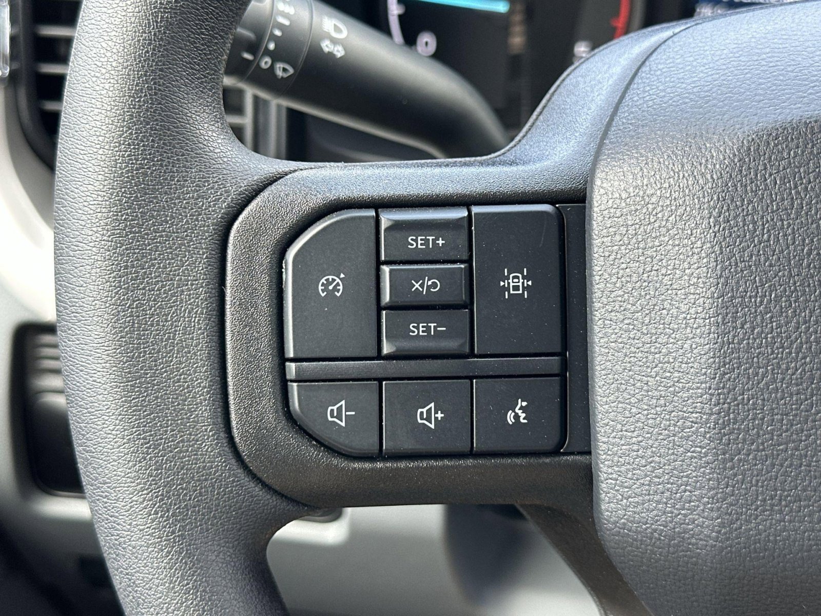 New 2025 Ford F550 4x4 Regular Cab Super Duty image 19