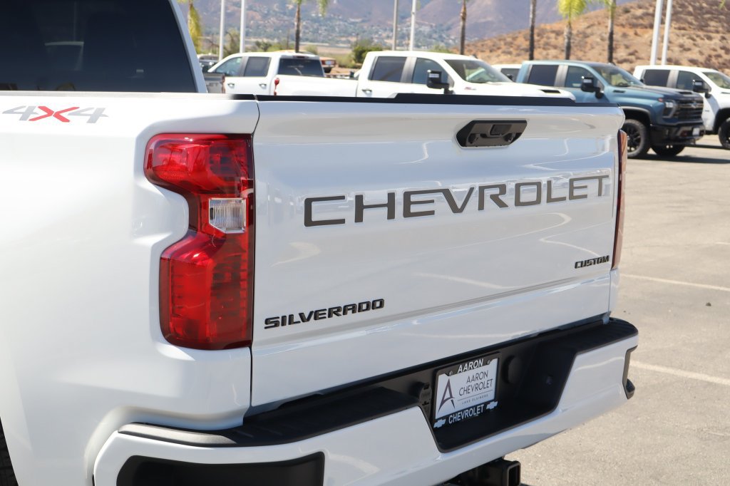 New 2026 Chevrolet Silverado 1500 Custom w/ Turbomax Blackout Package AWD/4WD image 8