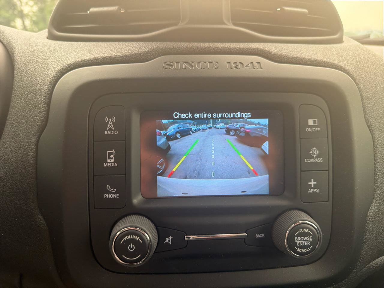 Used 2016 Jeep Renegade Latitude FWD image 28