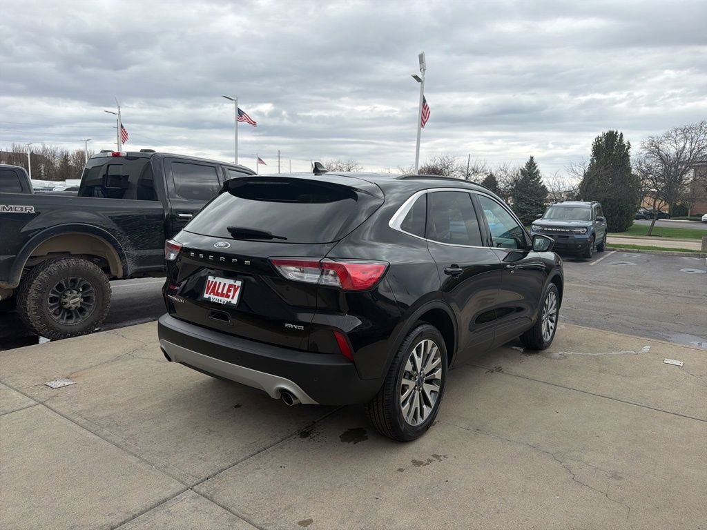 Used 2022 Ford Escape Titanium image 16