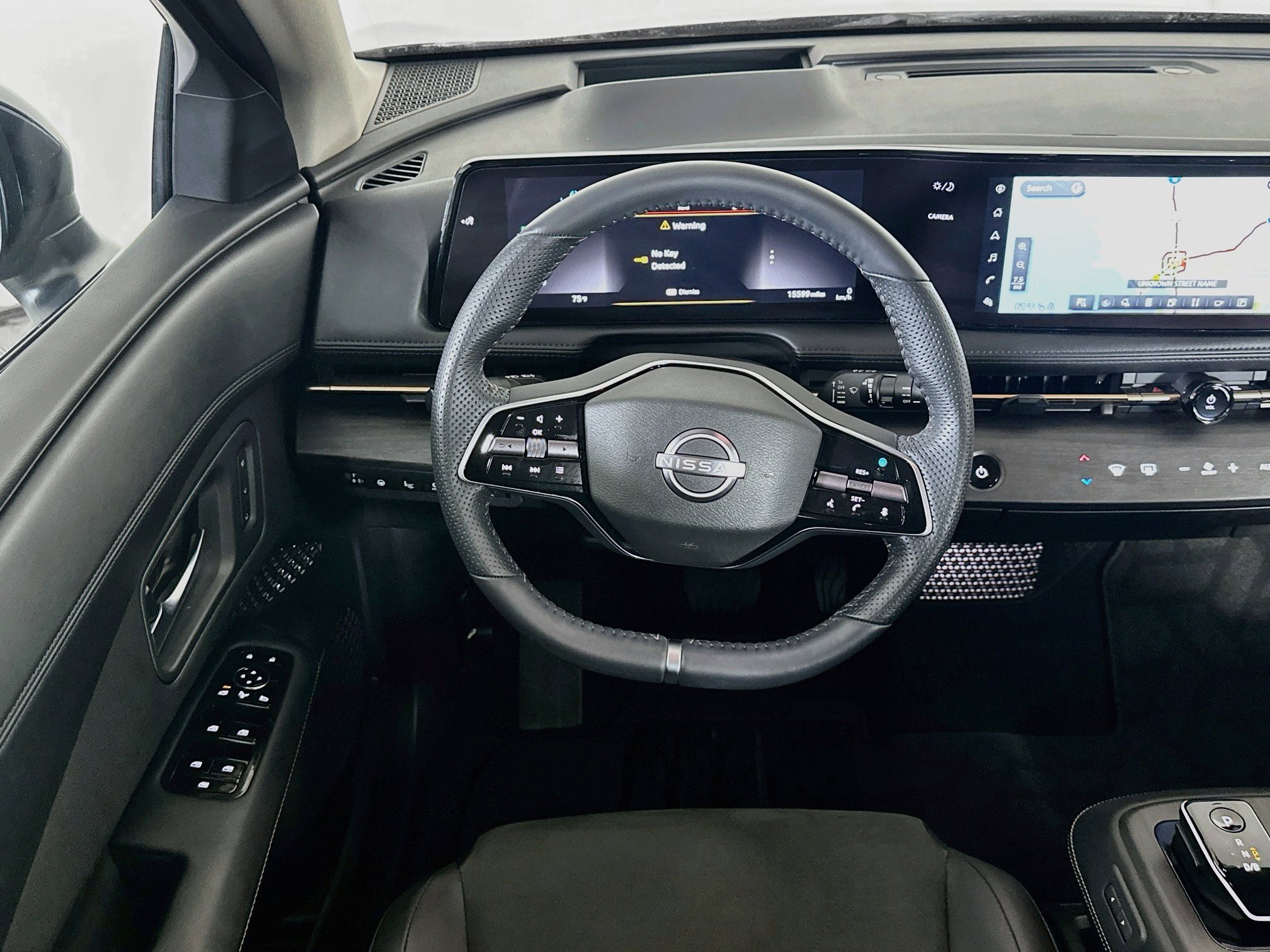 Used 2023 Nissan Ariya FWD image 18