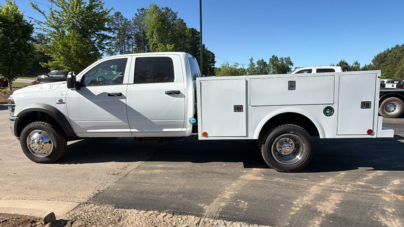 New 2026 RAM 5500 Tradesman w/ Chrome Appearance Group AWD/4WD image 11