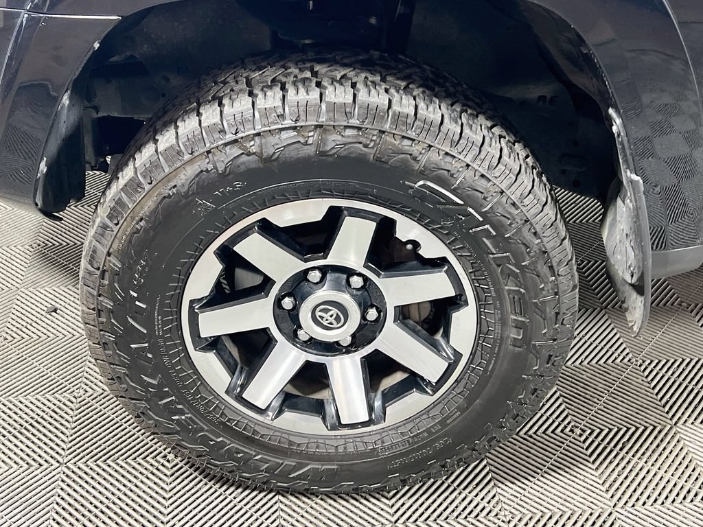Certified 2022 Toyota 4Runner TRD Off-Road Premium AWD/4WD image 27