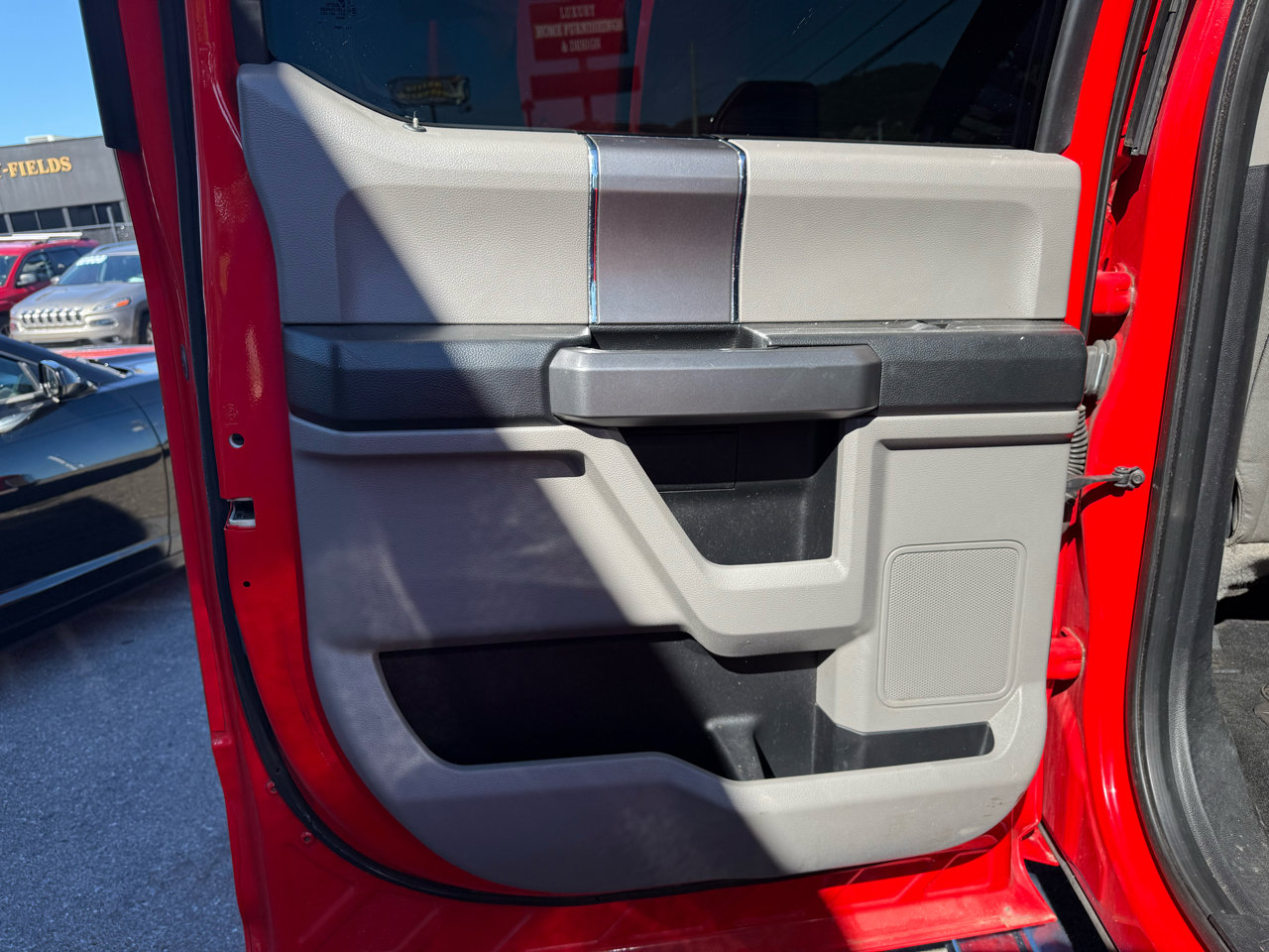 Used 2017 Ford F350 XLT w/ XLT Premium Package image 21