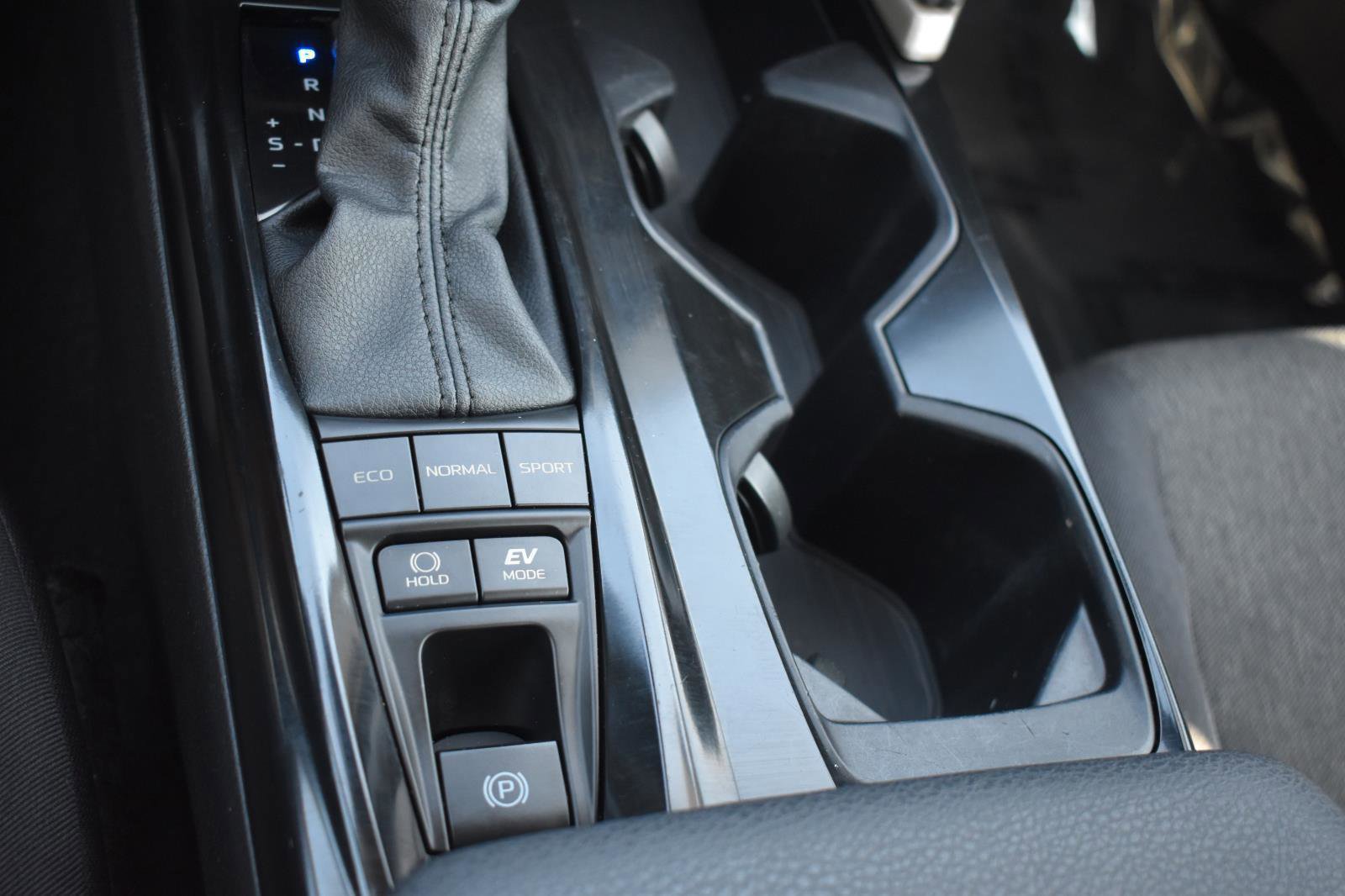 Used 2025 Toyota Camry LE FWD image 13