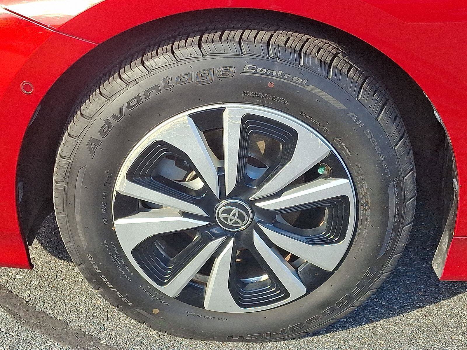 Used 2018 Toyota Prius Prime Advanced image 9