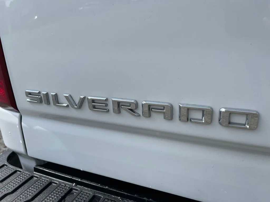 Used 2023 Chevrolet Silverado 2500 LT AWD/4WD image 11