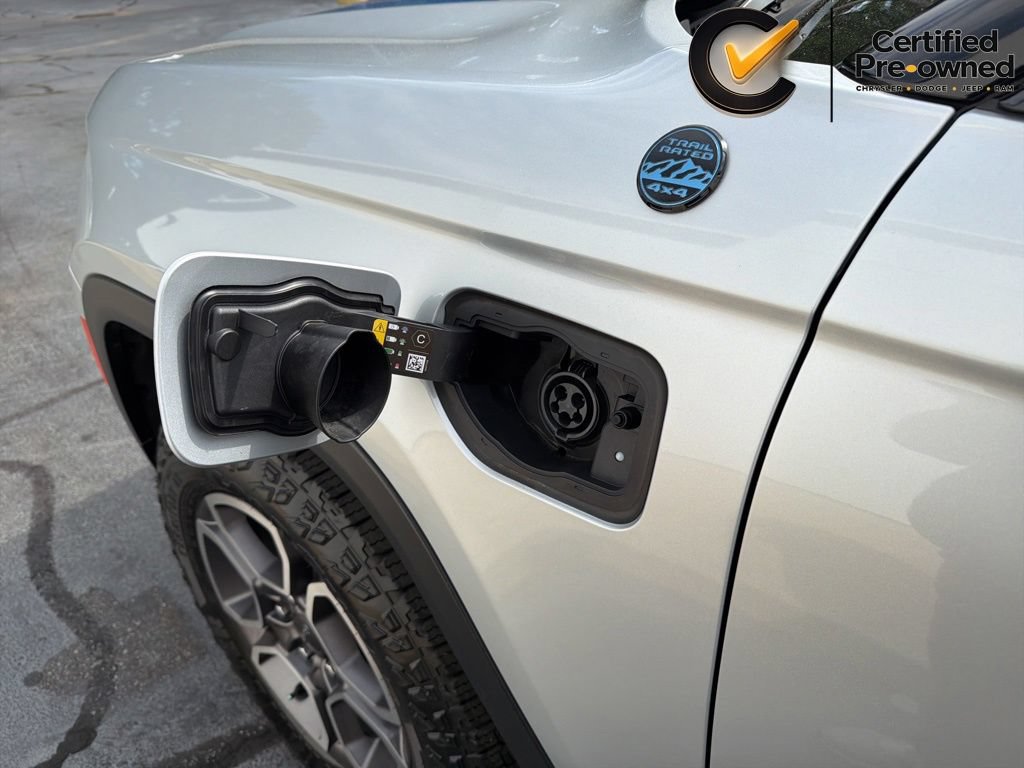 Used 2022 Jeep Grand Cherokee Trailhawk AWD/4WD image 17