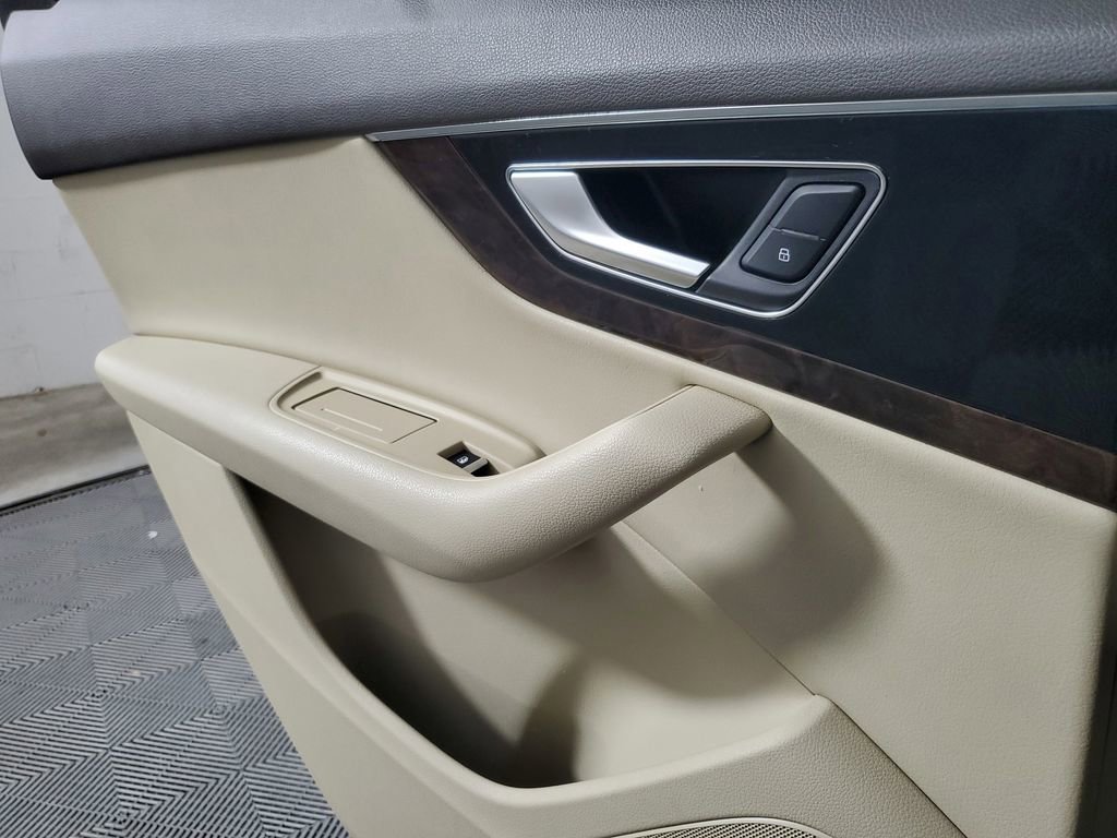 Used 2017 Audi Q7 3.0T Premium Plus image 18