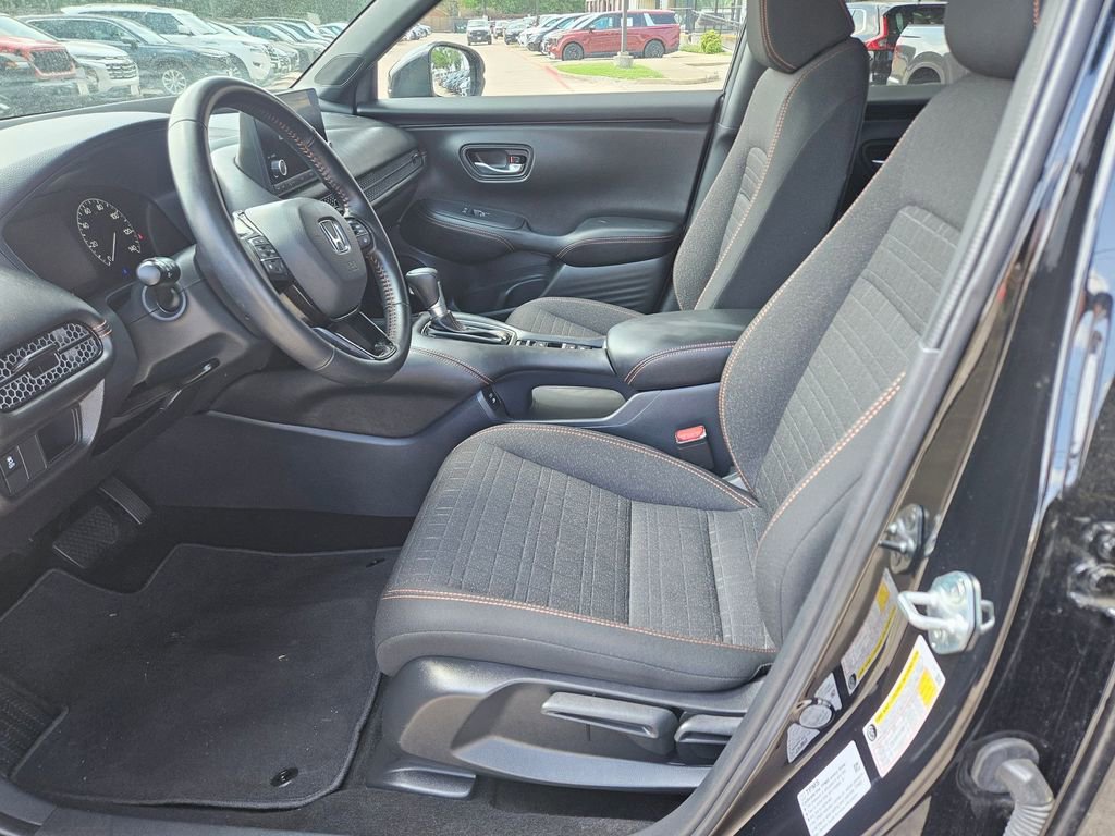 Used 2025 Honda HR-V Sport image 11