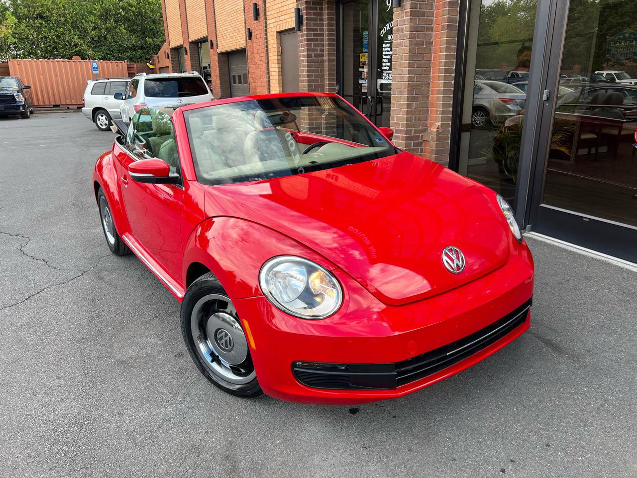 Used 2013 Volkswagen Beetle 2.5 FWD image 32
