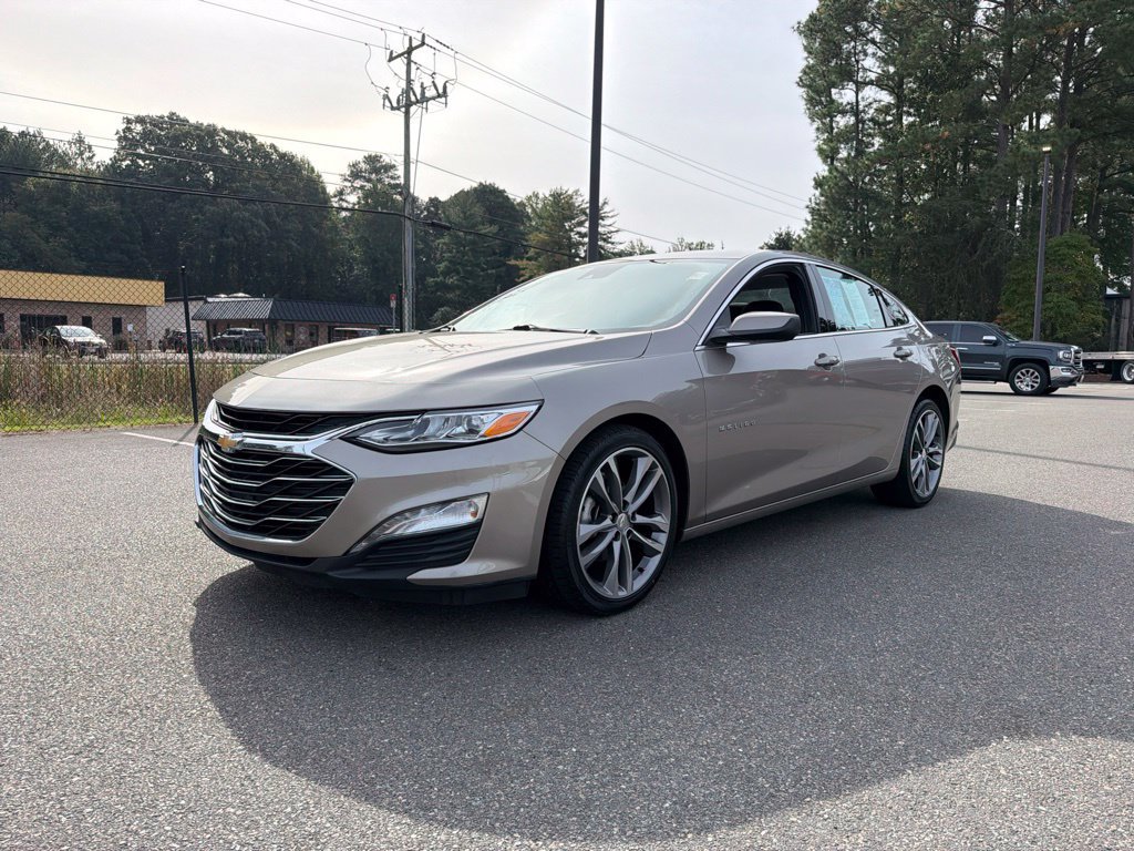 Used 2024 Chevrolet Malibu LT FWD image 2