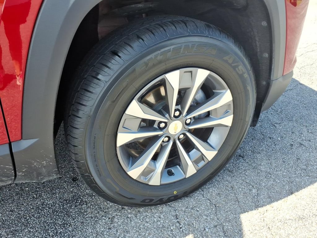 Used 2025 Chevrolet Equinox LT w/ Convenience Package II FWD image 9