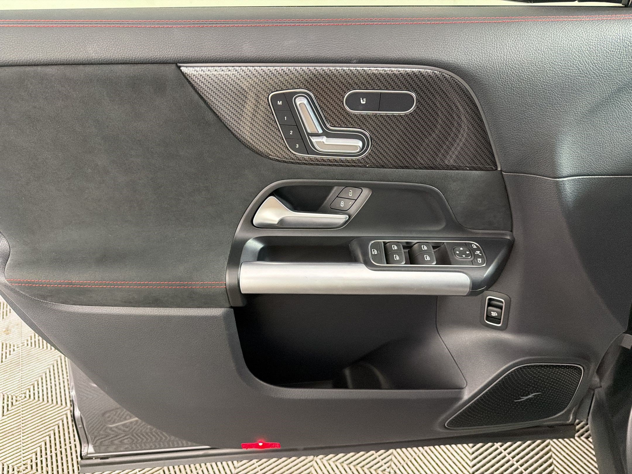 Used 2025 Mercedes-Benz GLA 35 AMG 4MATIC image 14