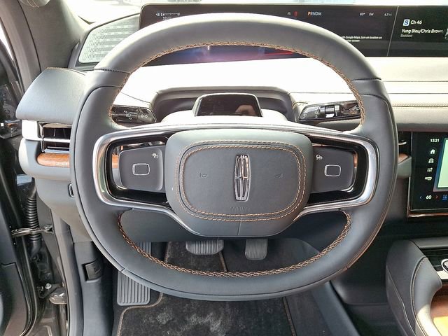 New 2025 Lincoln Navigator L Black Label image 9