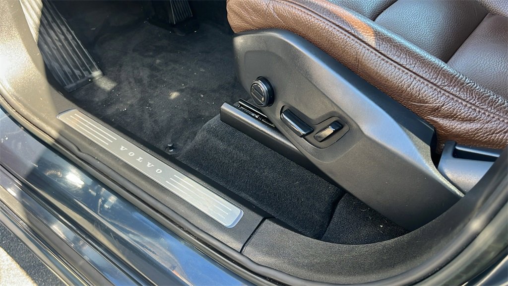 Certified 2023 Volvo XC90 B5 Plus w/ Protection Package image 35