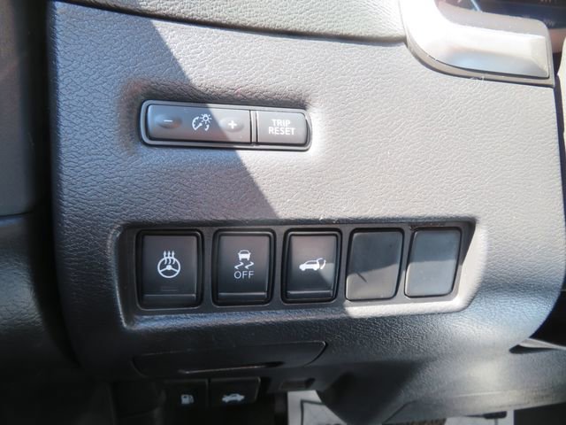 Used 2018 Nissan Murano SL w/ Moonroof Package image 26