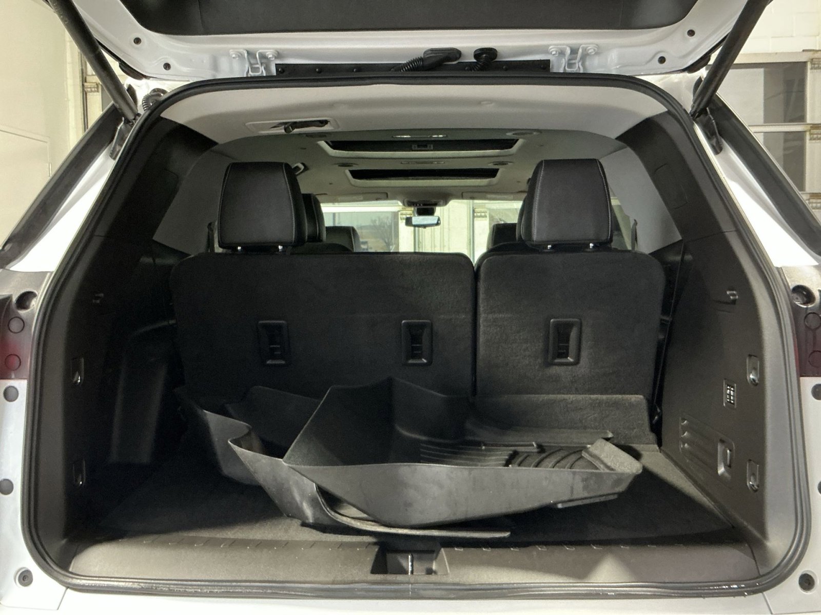 Used 2021 Chevrolet Traverse High Country w/ LPO, Cargo Package image 34