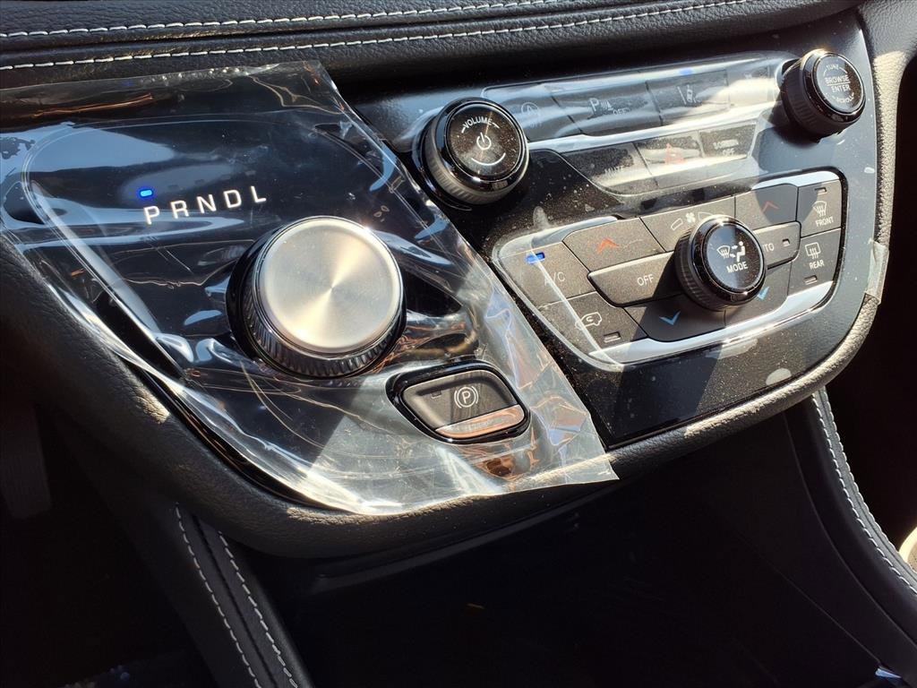 New 2026 Chrysler Pacifica Limited image 11