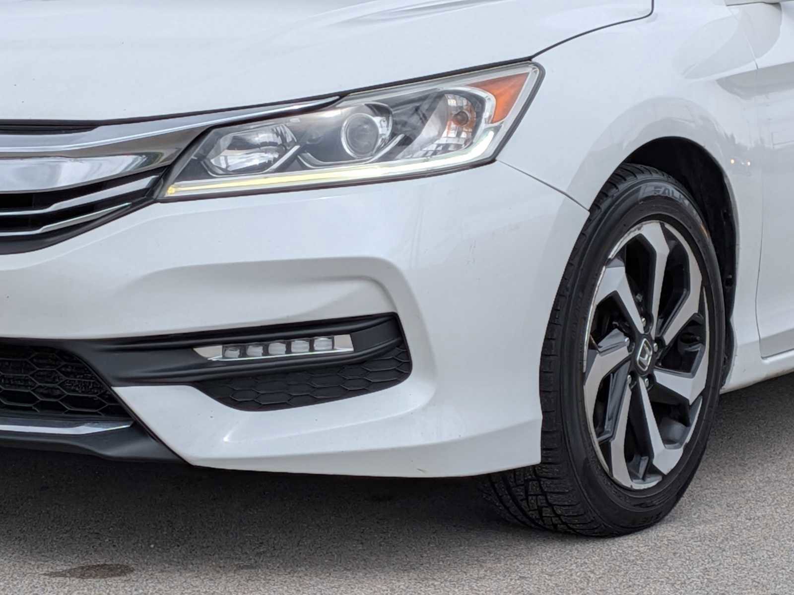 Certified 2017 Honda Accord EX image 10