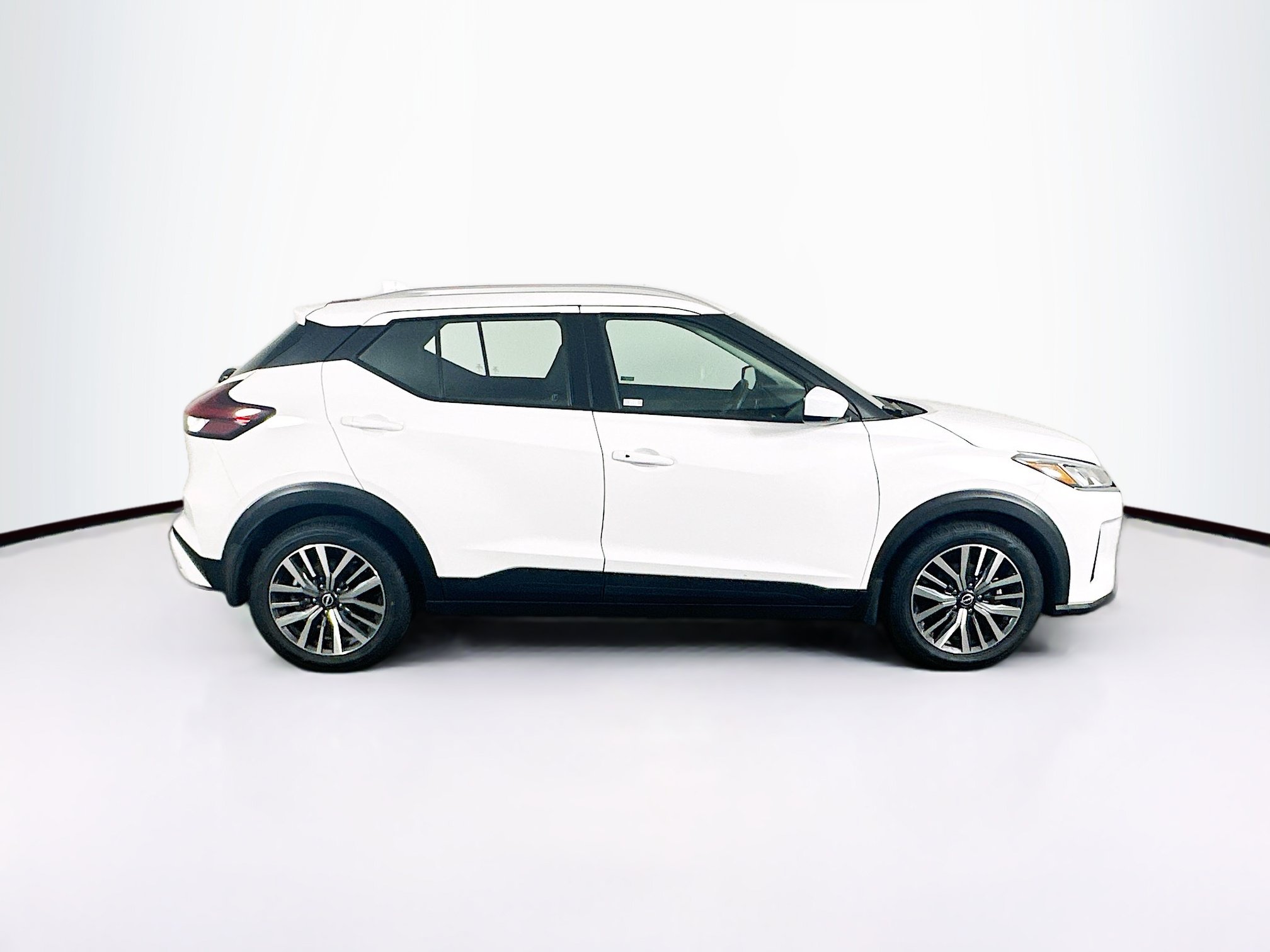Used 2023 Nissan Kicks SV FWD image 10