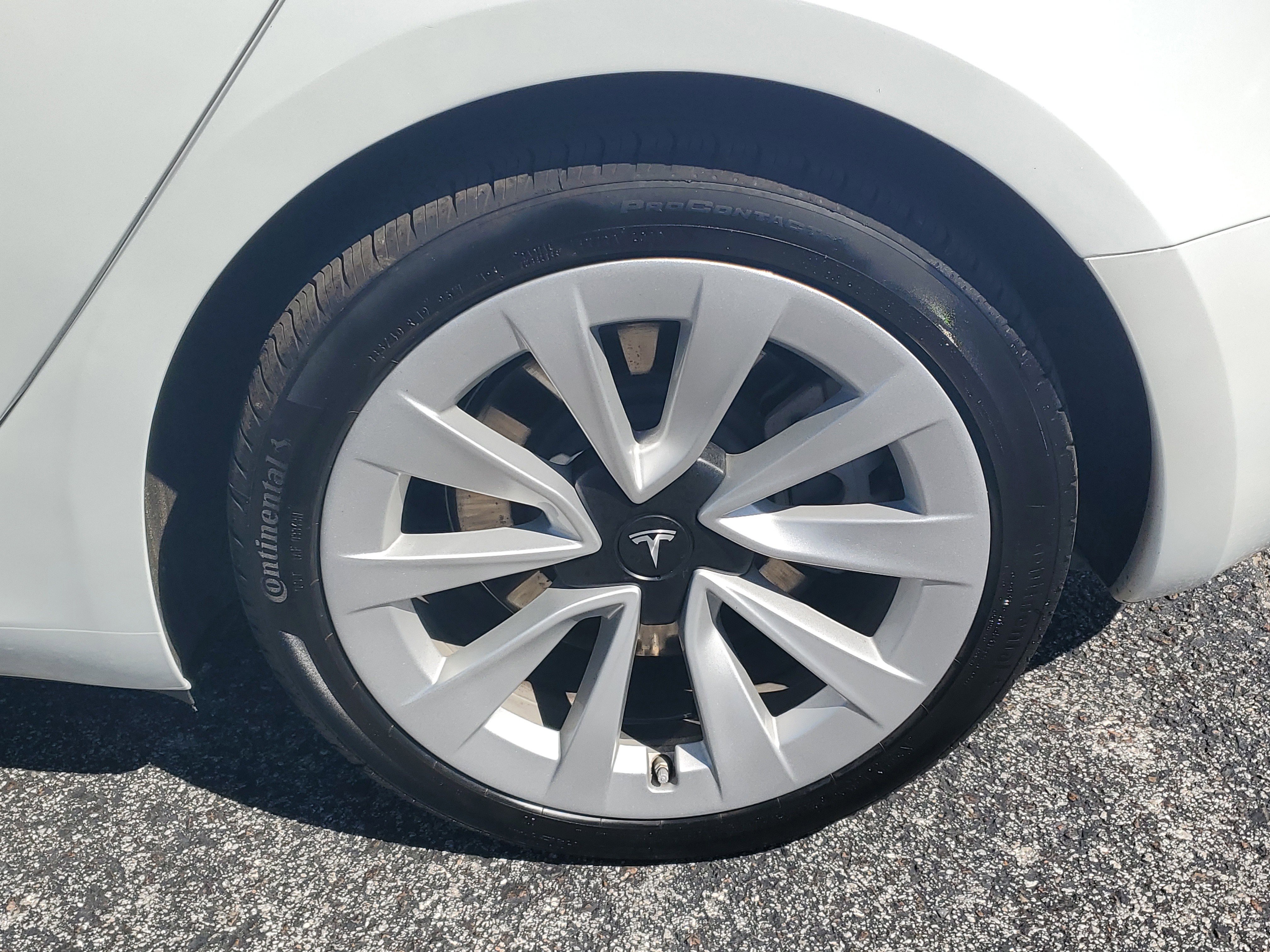 Used 2023 Tesla Model 3 Standard Range image 9